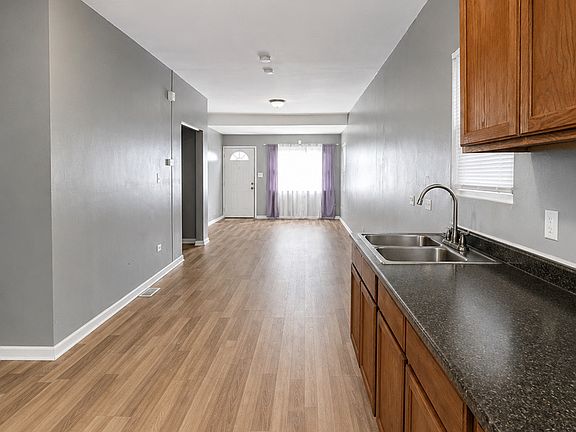 5th image of 1640 Butler St