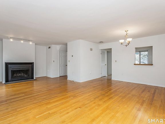 5th image of 81 Pemberwick Rd #A