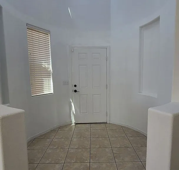 8944 Rutherford Grove St — Photo 4
