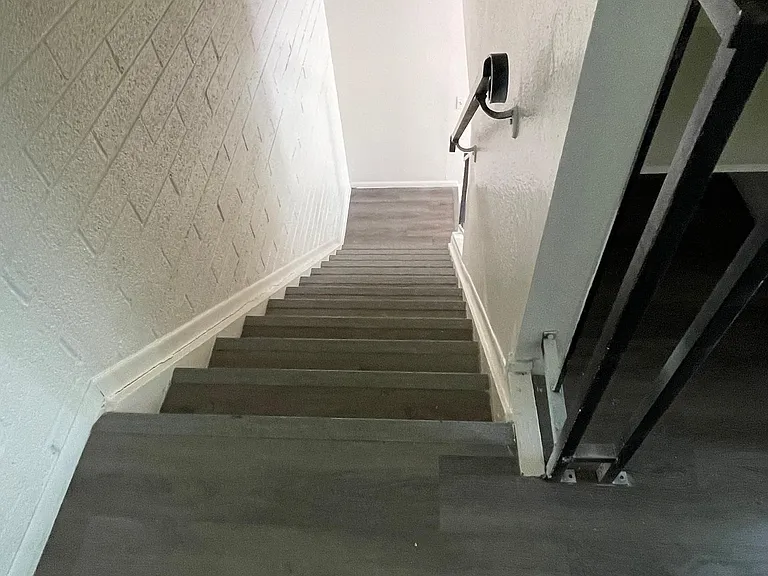 N 54th Ln — Photo 9