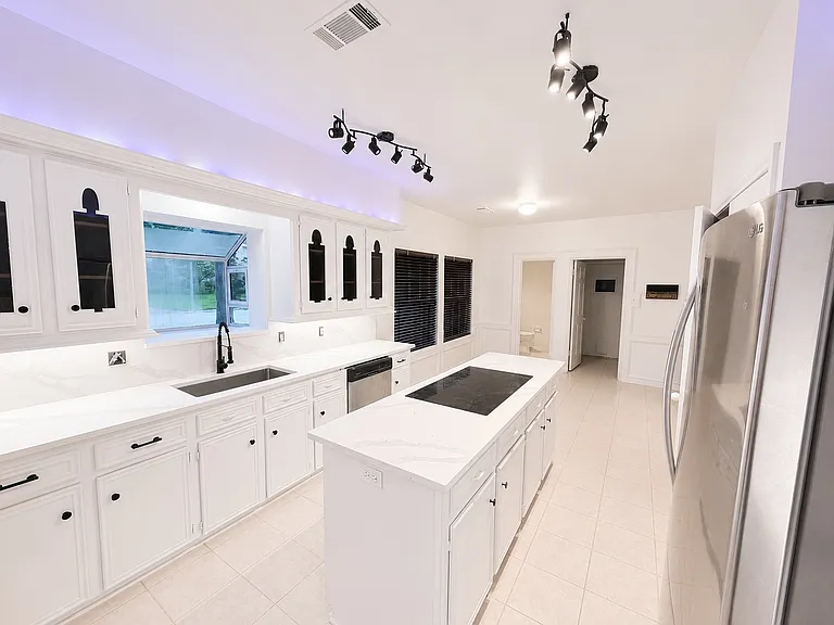 7218 Holder Forest Ct — Photo 45