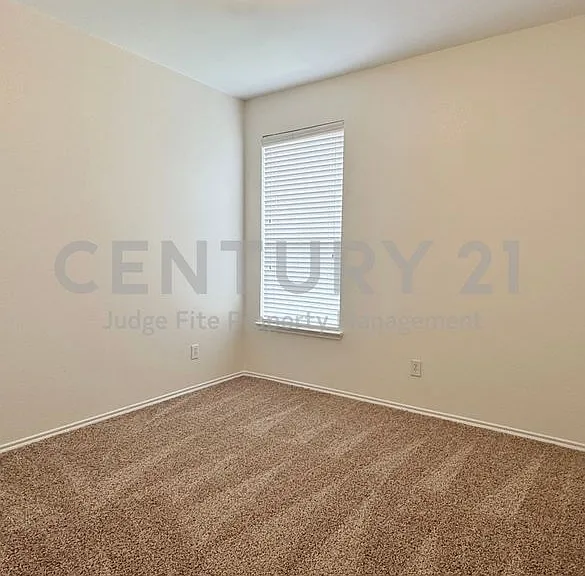 2260 Stonebrook Ln — Photo 10