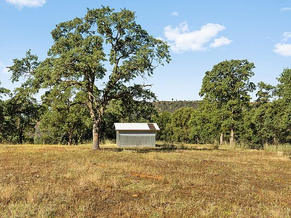 4th image of 1484 Oregon Gulch Road