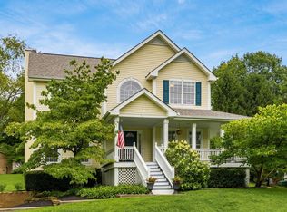 30 Rose Dr, Granville, OH