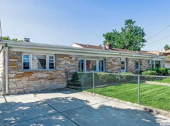 2nd image of 215 Randall Ave