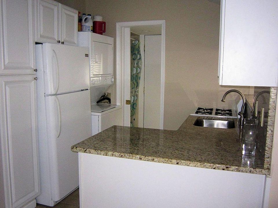 2nd image of 21 E Chadwick Way