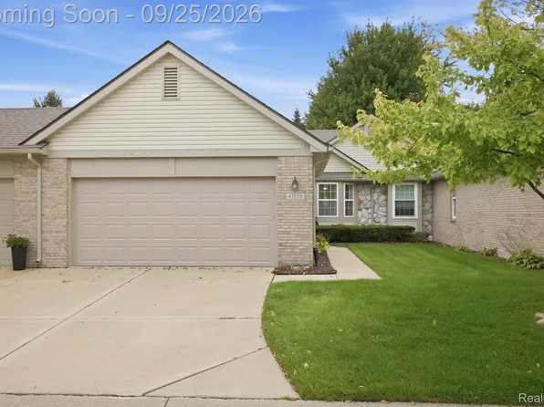 41150 Bermuda Dr, Sterling Heights, MI 48314