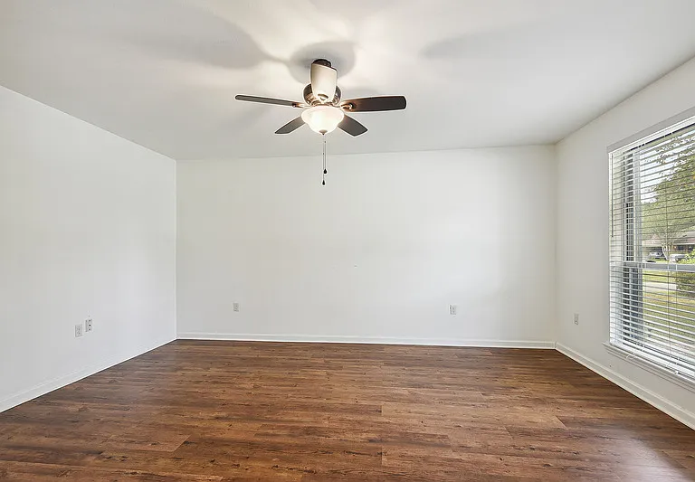 5345 Mapleton Dr — Photo 15