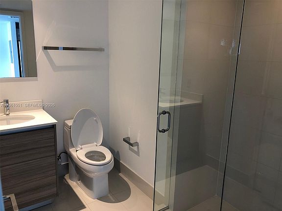 4th image of 121 NE 34th St #811