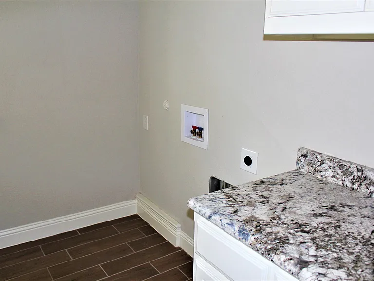 2404 Wills Way Dr — Photo 34