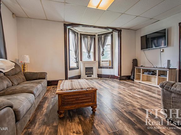 4th image of 374 E Water St