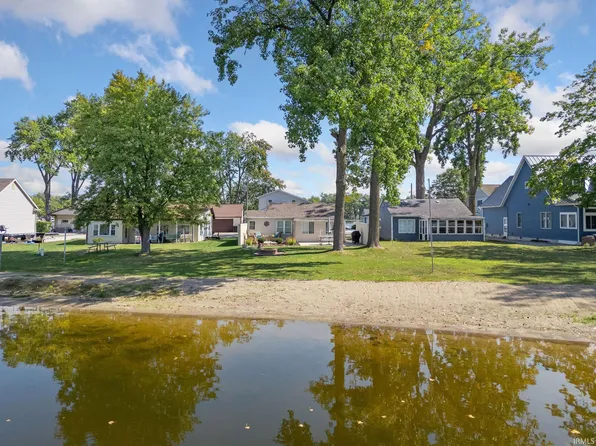 3949 W Lakeshore Dr, Columbia City, IN 46725