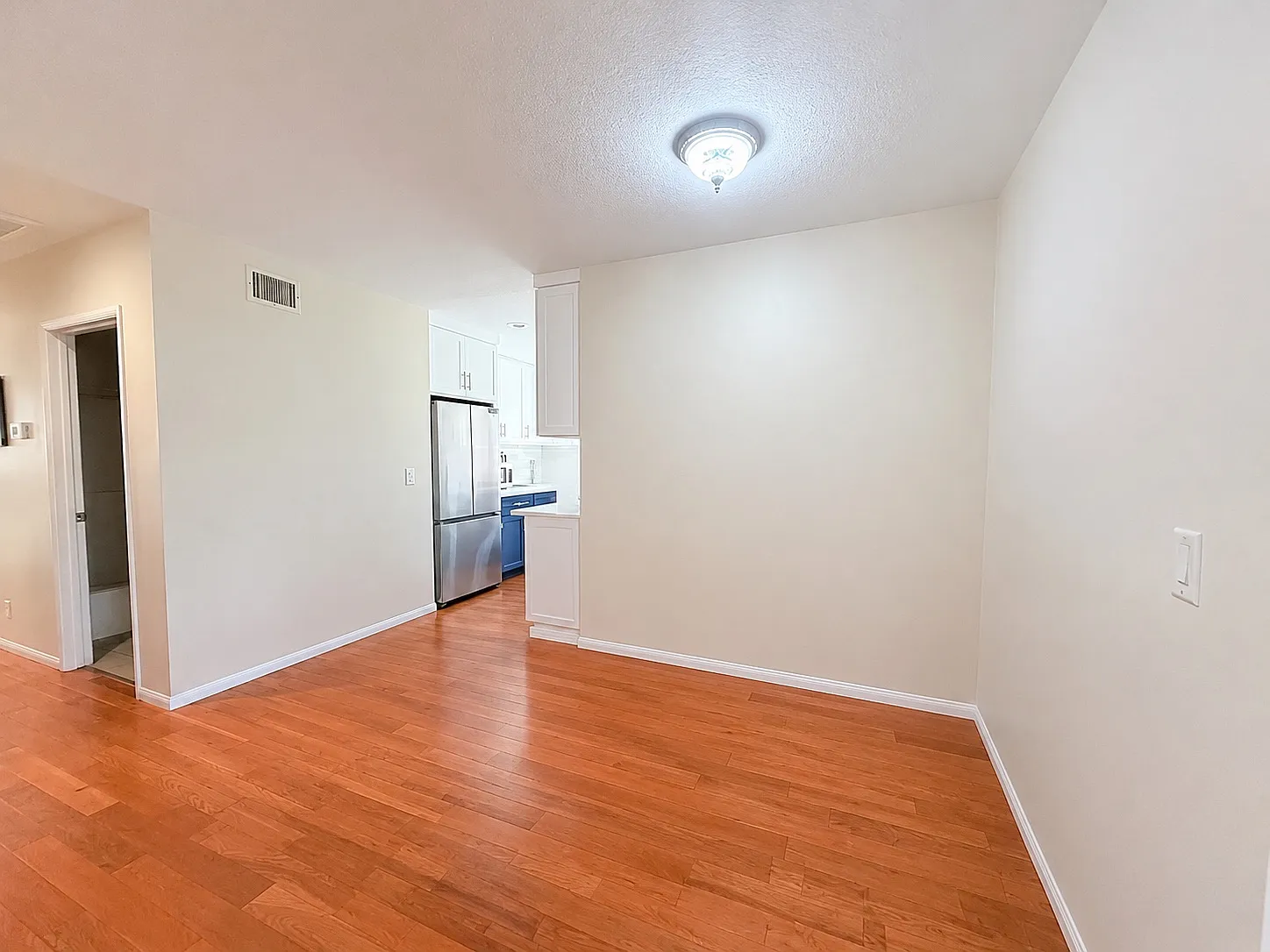 3 bed, 1150 sqft, $4,295 — Photo 4