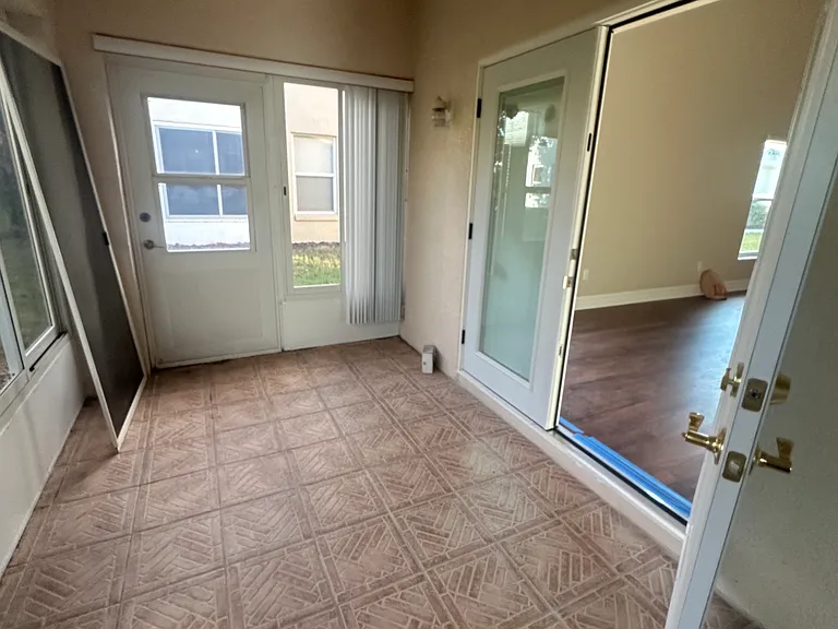 1420 Coconut Palm Cir — Photo 10