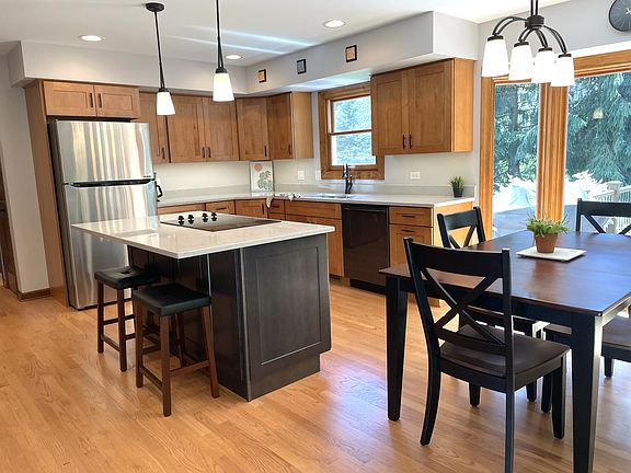 4th image of 833 Rockbridge Dr