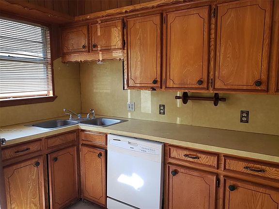 4th image of 115 Magnolia Park