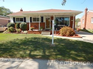 32419 Rhode Island St, Saint Clair Shores, MI 48082