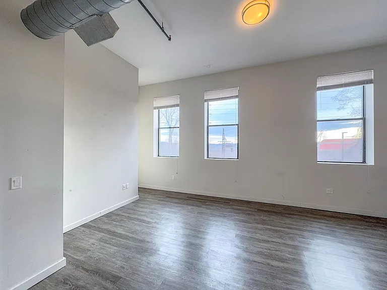 1435 State St — Photo 4