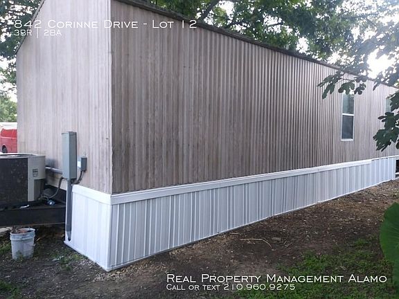 3rd image of 842 Corinne Dr