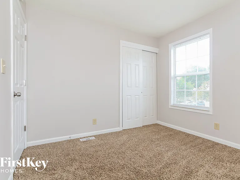 7386 Sterling Springs Way — Photo 10