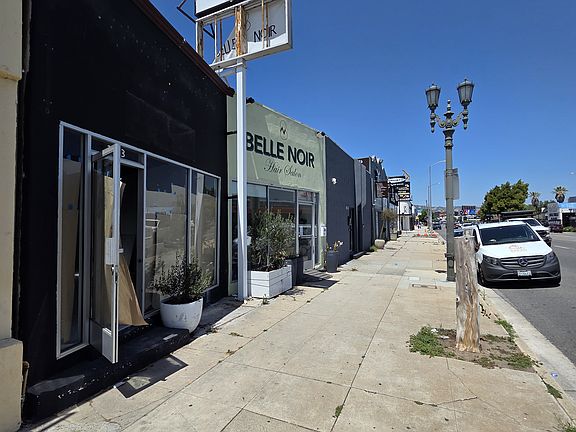 3rd image of 1543 S La Cienega Blvd