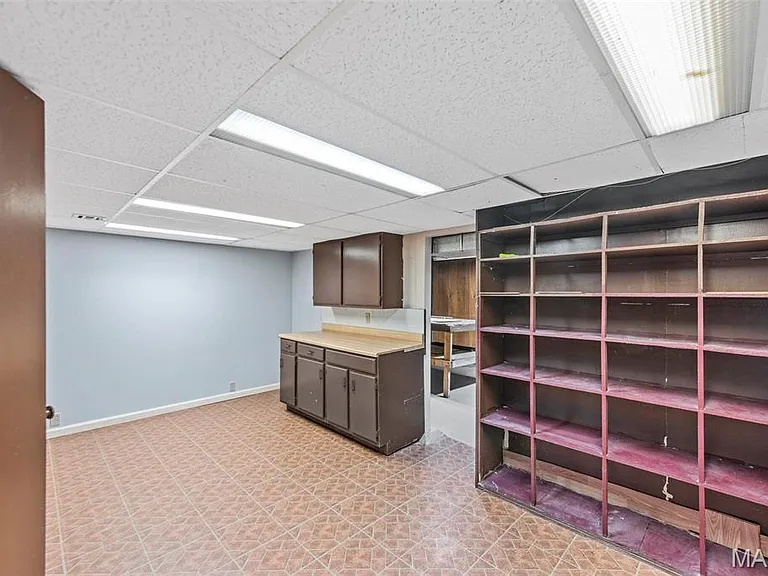 3319 Eminence Blvd — Photo 33