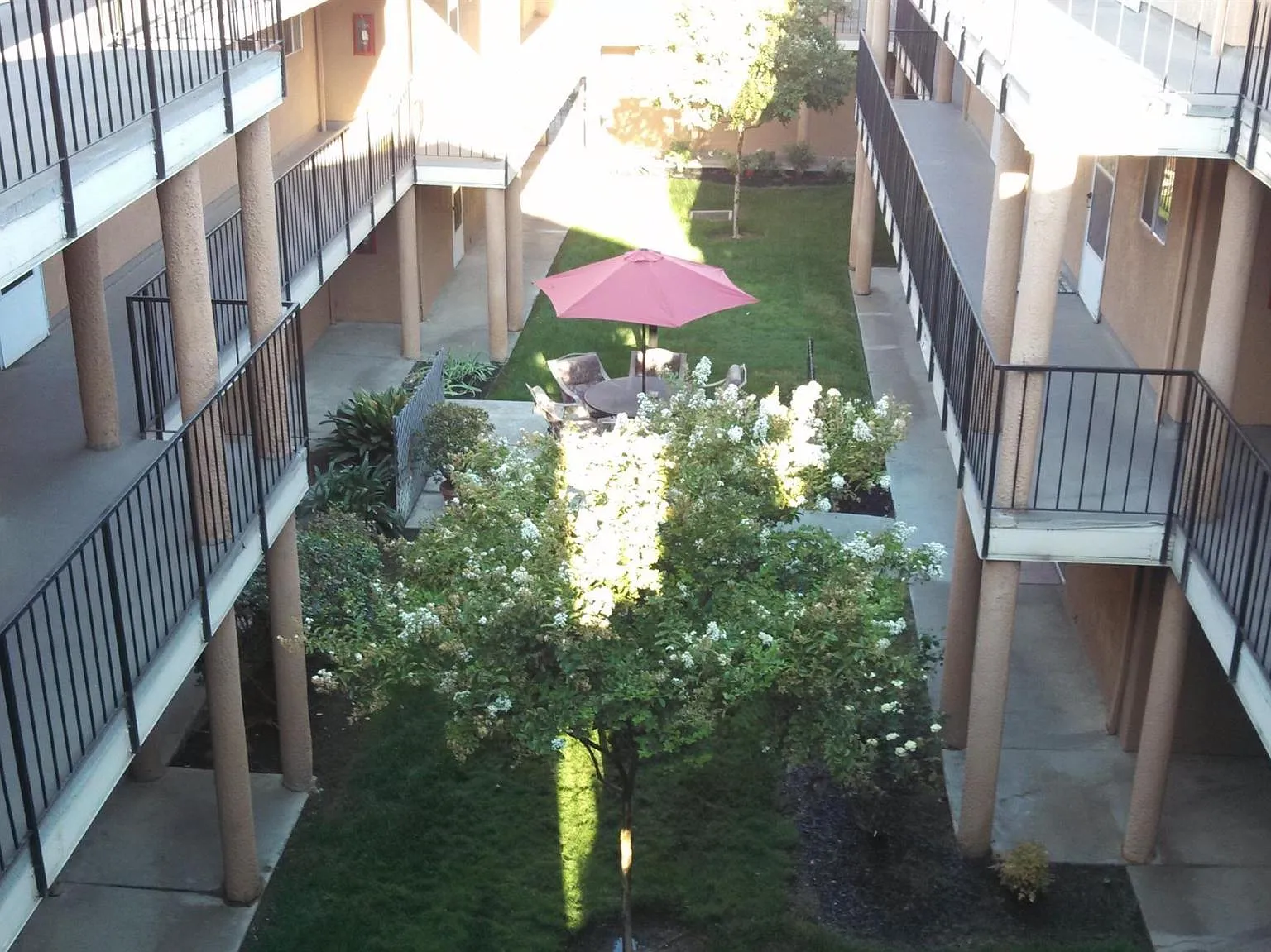 Courtside Towers Senior 55+ Apartments — Photo 3