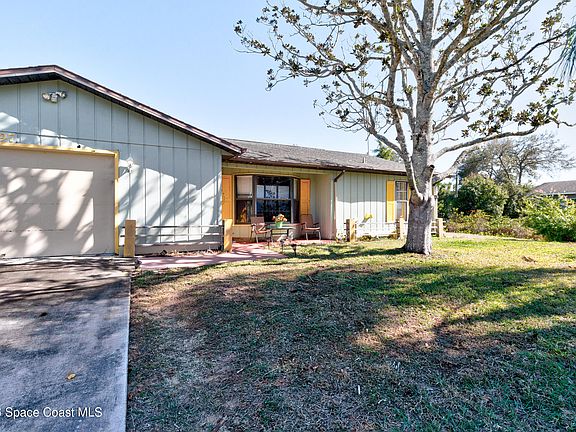 2nd image of 397 Warren St