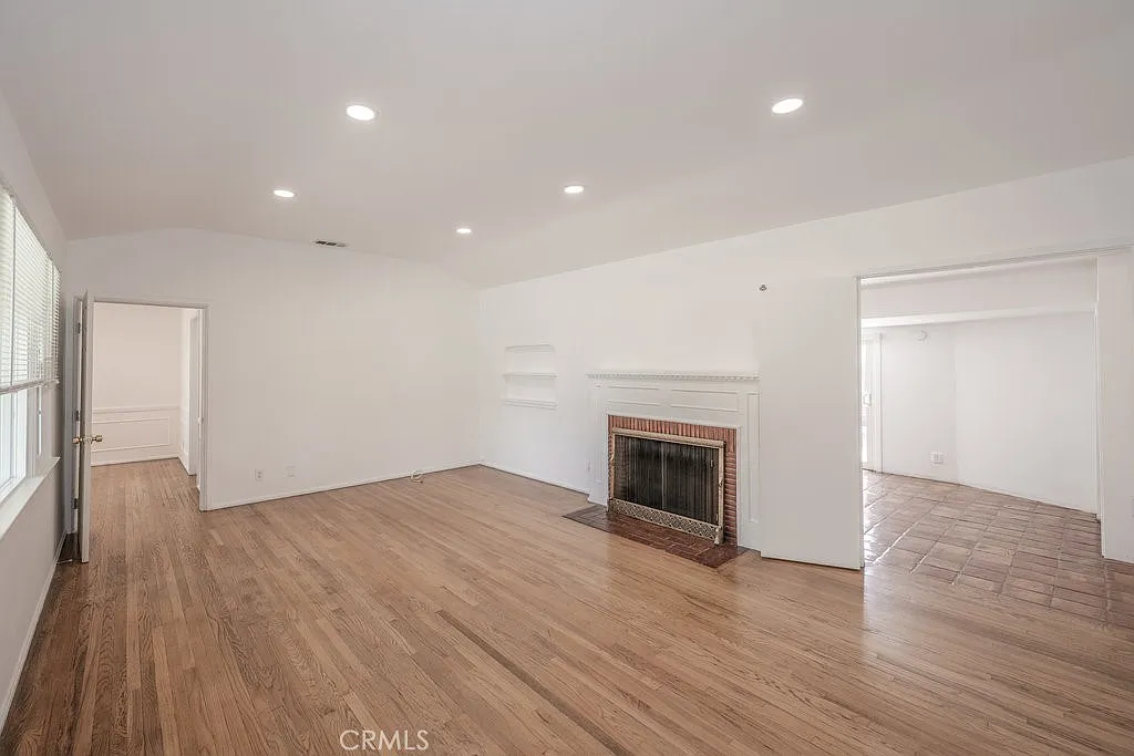 3 bed, 1.5 bath, 1486 sqft, $4,395 — Photo 4