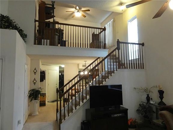 2nd image of 2043 Raven Ln