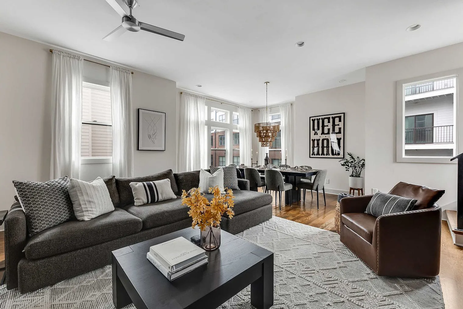 3 bed, 3.0 bath, 1732 sqft, $5,031 — Photo 2
