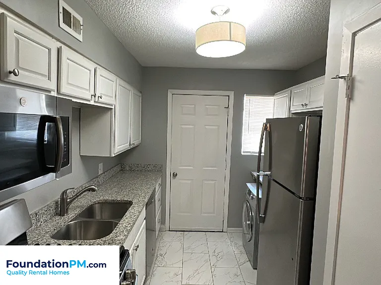 267 Greenlaw Ave #12 — Photo 5