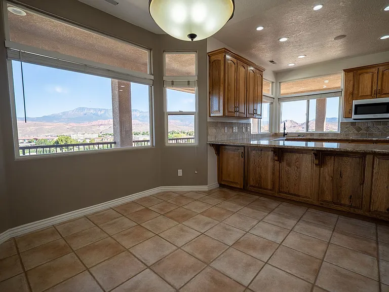 2541 W Spilsbury Ct — Photo 8