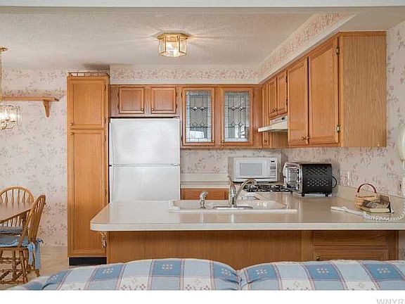 5th image of 8 Appletree Ct APT 2