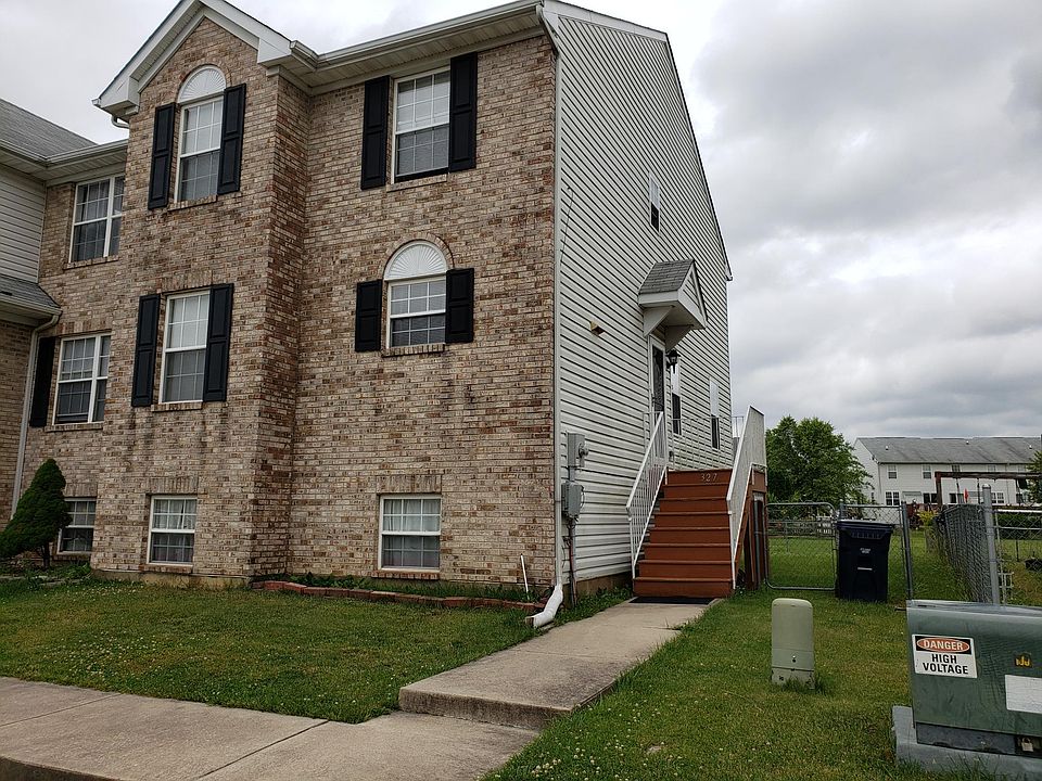 327 Liborio Drive, 3BR 2.5 BA