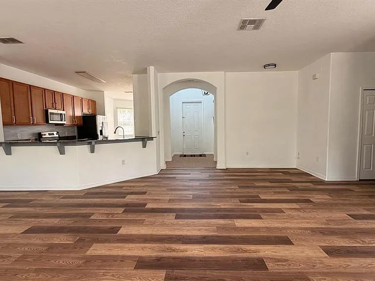 3048 Chessington Dr — Photo 33