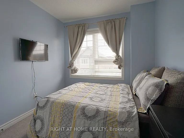 15 Magdalene Cres — Photo 28