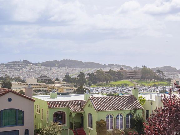 4th image of 907 Darien Way
