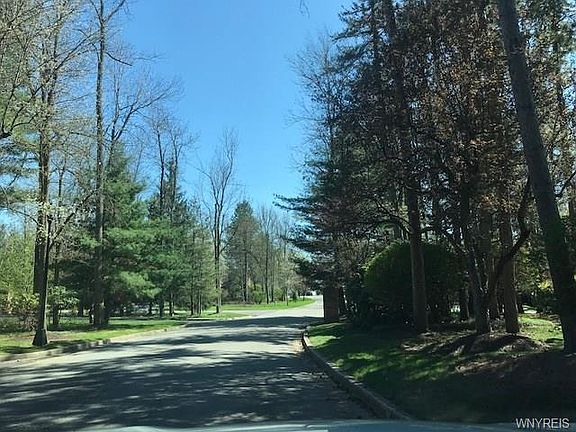 3rd image of 56 Breezewood Cmn