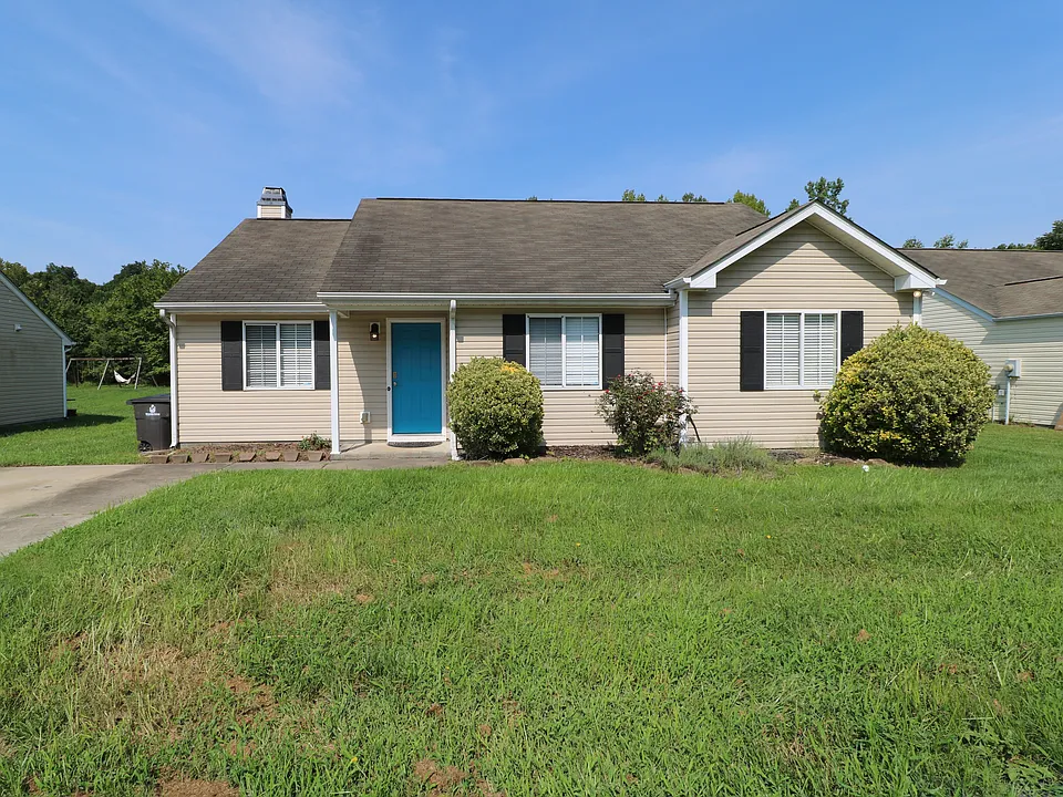 2640 Stratford Lake Rd