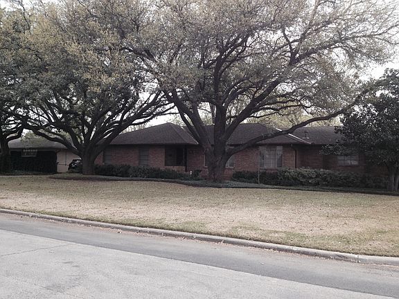 3rd image of 5836 Preston Haven Dr