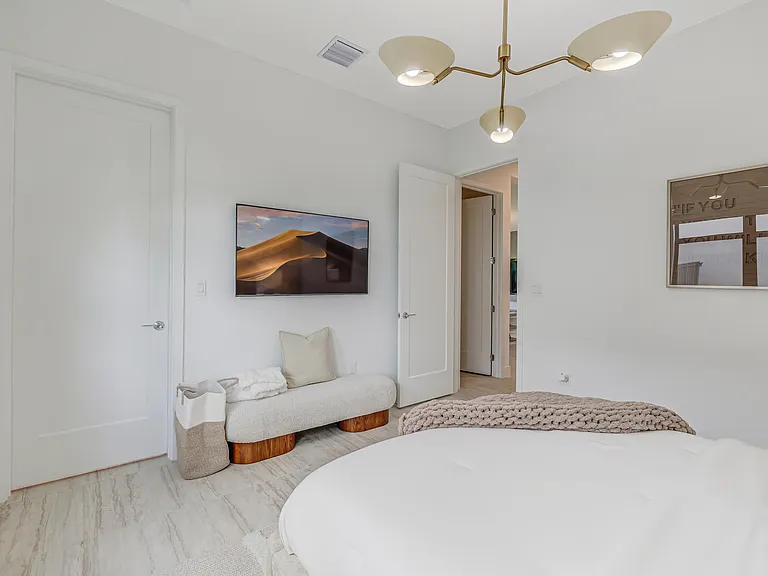 8283 Royal County Down Rd — Photo 25