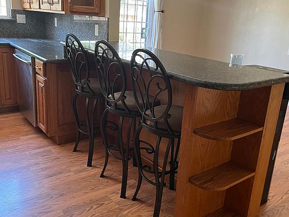 2nd image of 2437 Boxwood Dr