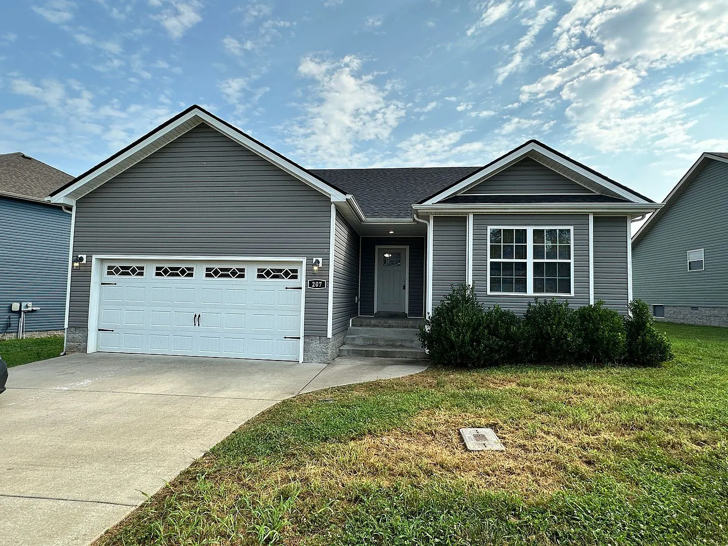 207 Geneva Lane (For Rent) — Photo 1