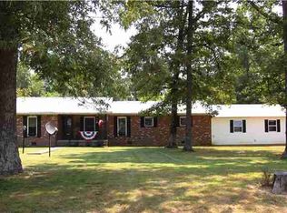 820 Forrest Rd, Murray, KY 42071