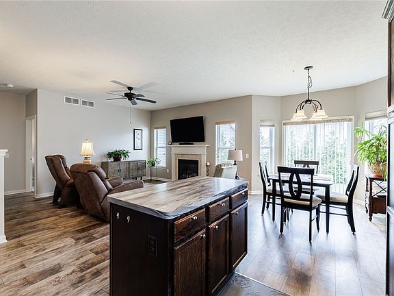 4th image of 81 Falkirk Pl