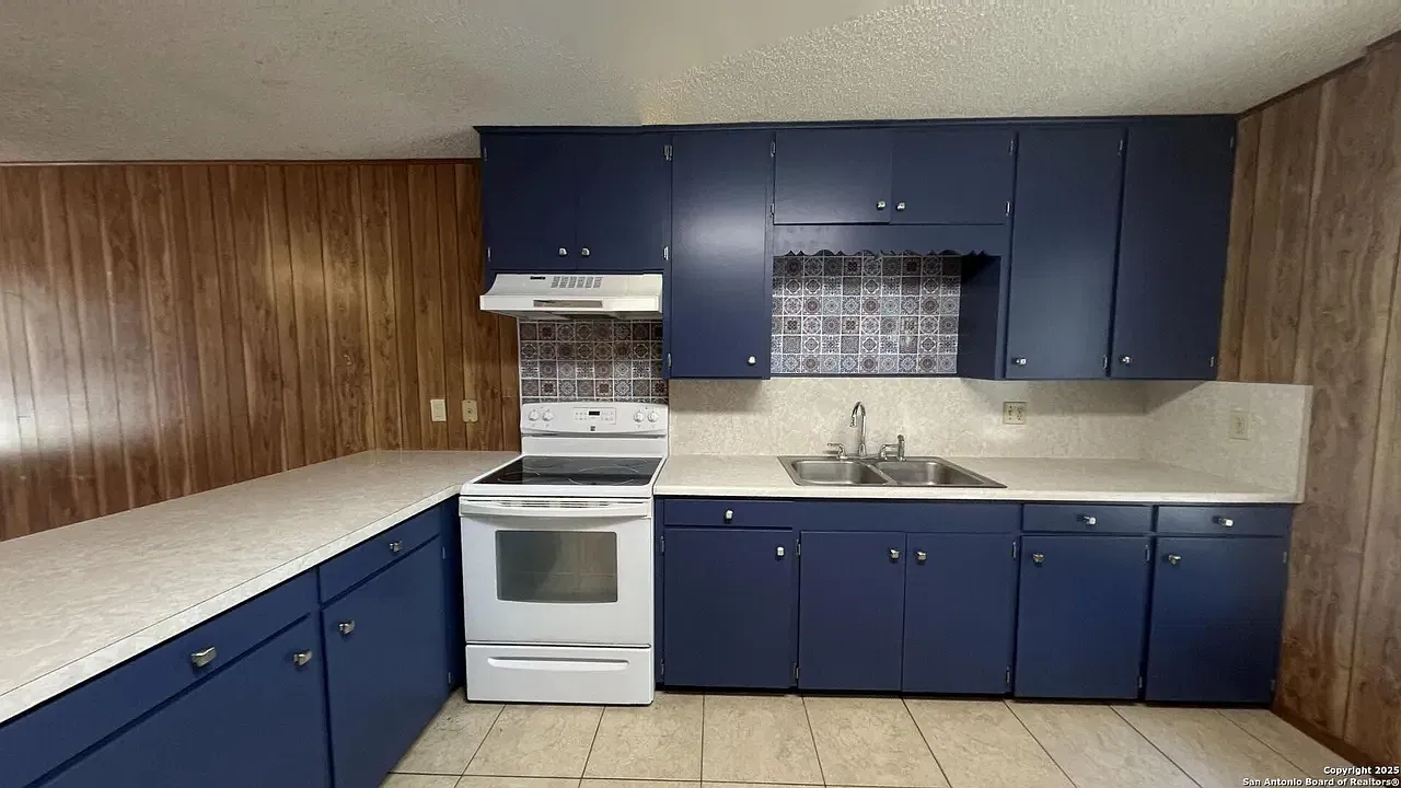 2 bed, 1600 sqft, $1,200 — Photo 4