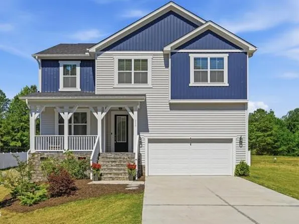 313 Fast Pitch Ln, Four Oaks, NC 27524