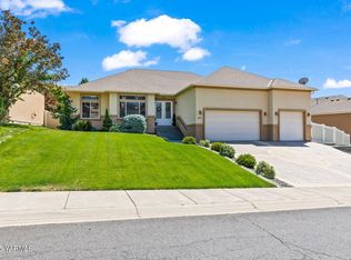 607 N 74th Ave, Yakima, WA 98908