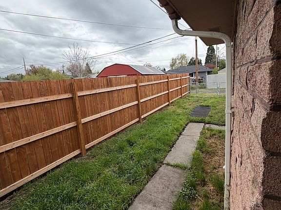 5th image of 2502 Garden Ave